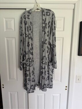 Amaryllis Gray Leopard-Print Open Cardigan
